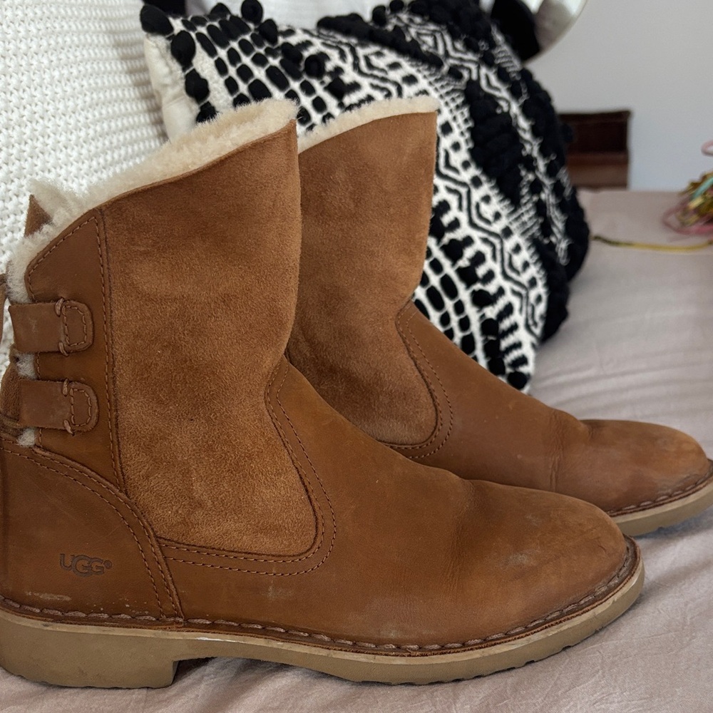 UGG Women's Brown Winter Boots